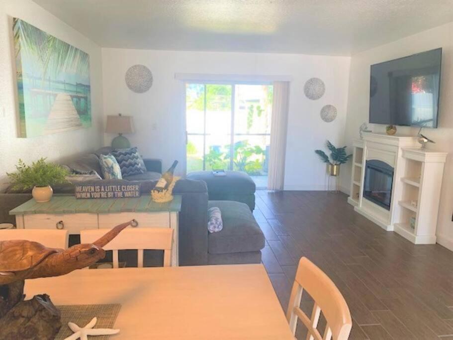 Beautiful Bright&Sparkling 2Bed 1Bath Beach Retreat - Unit 212 Cocoa Beach Exterior foto