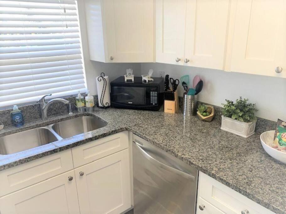 Beautiful Bright&Sparkling 2Bed 1Bath Beach Retreat - Unit 212 Cocoa Beach Exterior foto